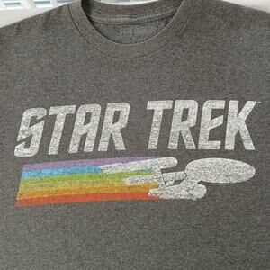 Star Trek Rainbow Enterprise T-shirt Men's size Medium charcoal grey Pride